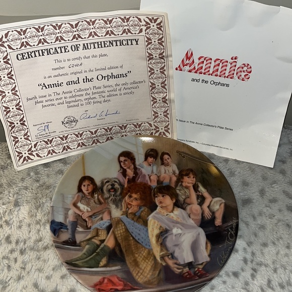 Annie Collector Plate Series 1986 by Knowles Fine China Seventh Issue - Picture 6 of 11